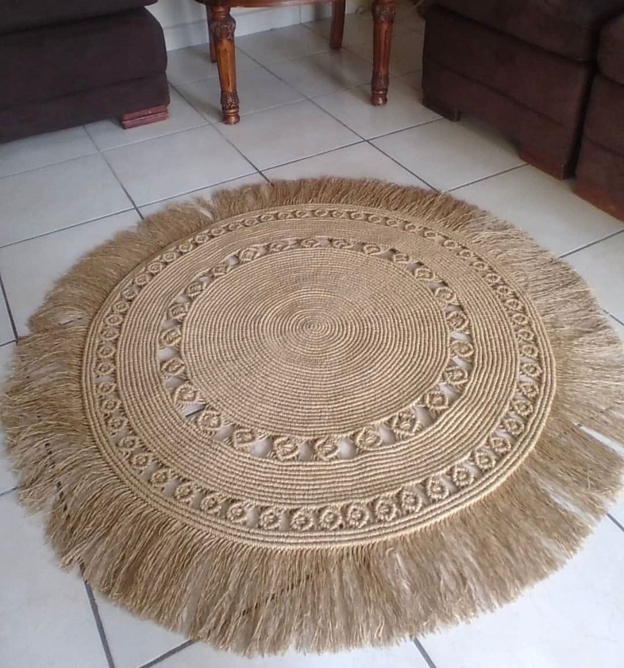 Alfombra de Macramé en Yute – Artesanía Natural y Elegante